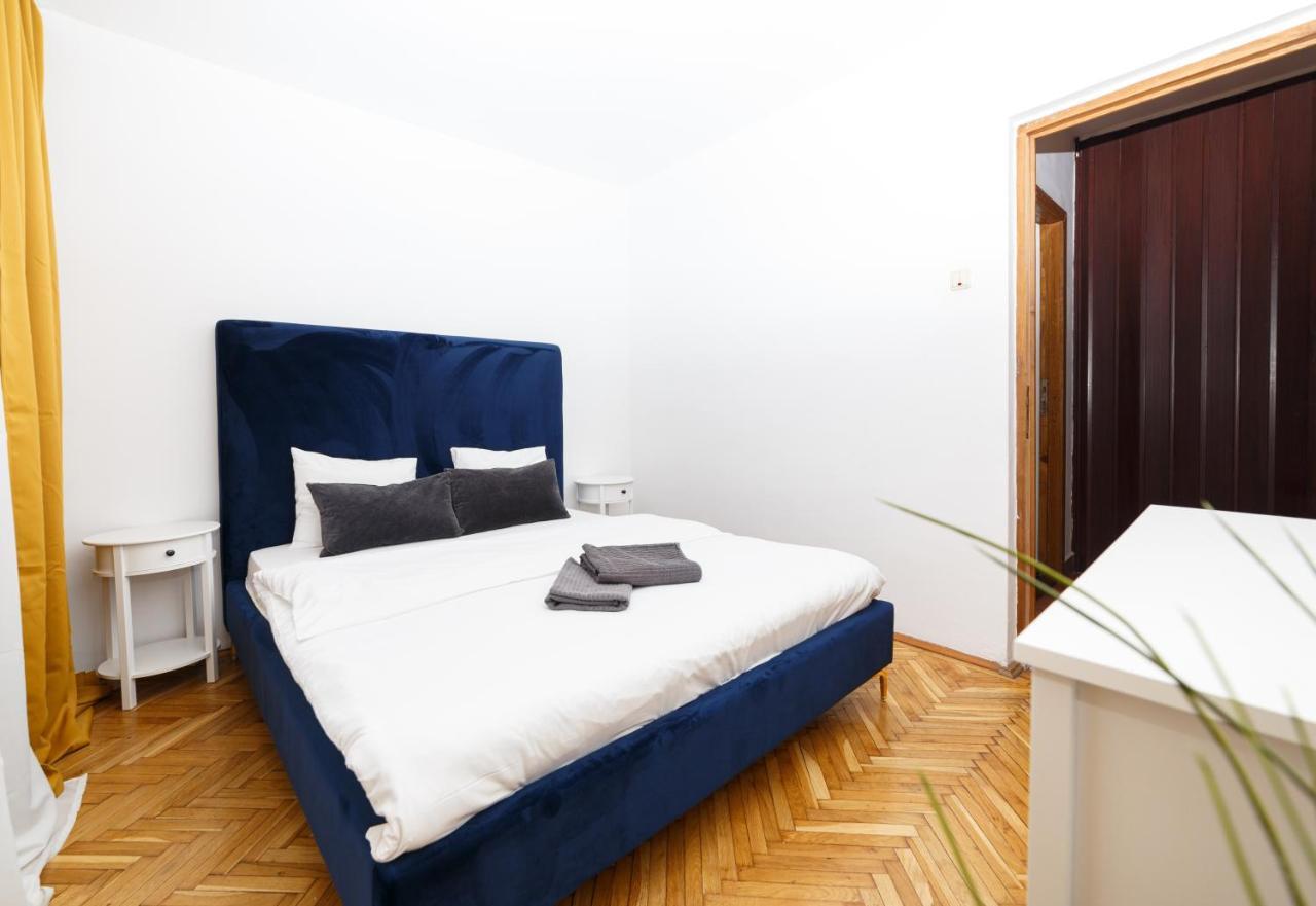 Color Ap Calea Victoriei 12C Apartment Bucharest Exterior photo