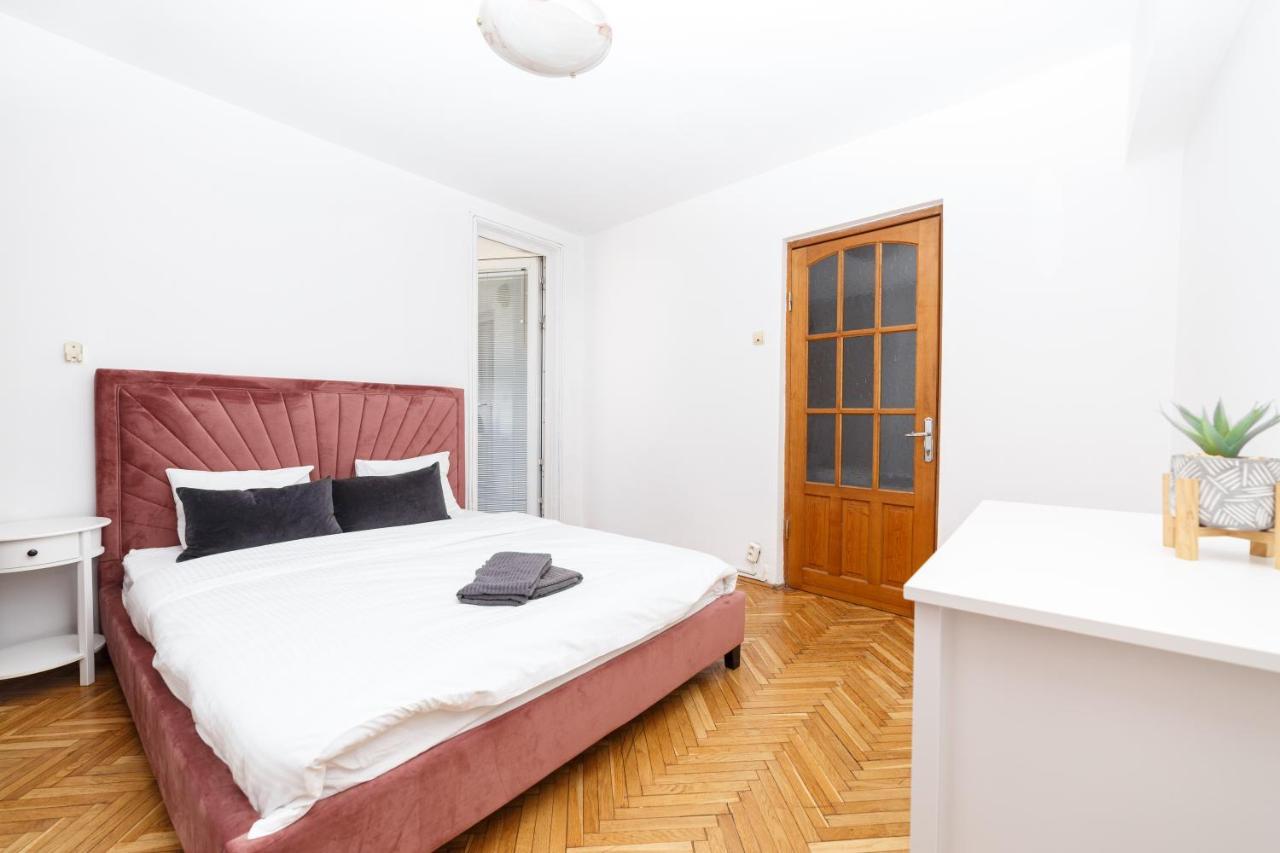 Color Ap Calea Victoriei 12C Apartment Bucharest Exterior photo