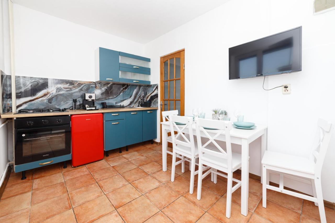Color Ap Calea Victoriei 12C Apartment Bucharest Exterior photo